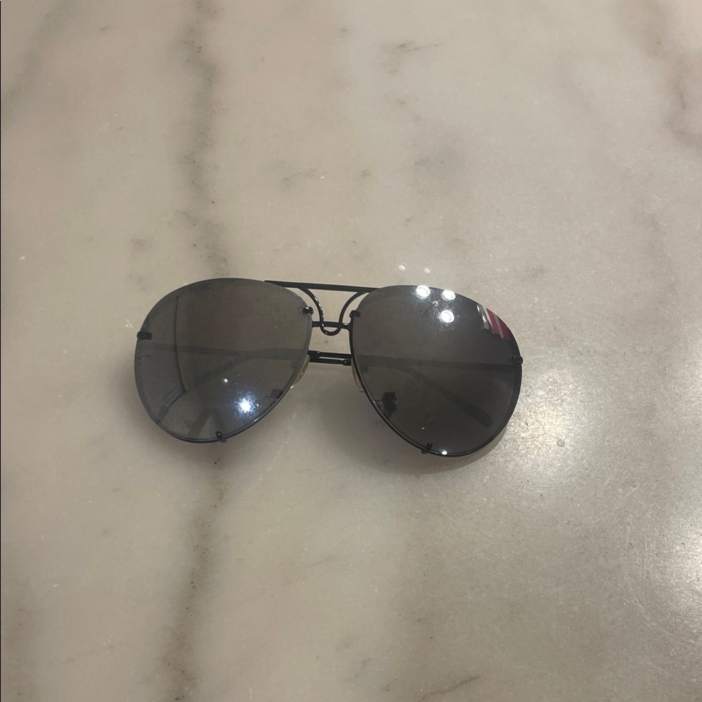 Stylish Black Aviator Sunglasses